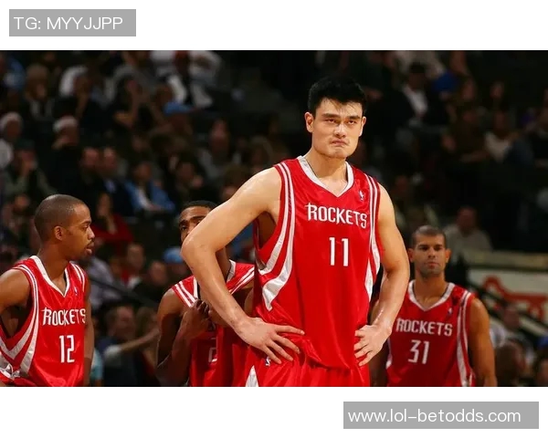 阿泰斯特与姚明的传奇碰撞：篮球场上的友谊与竞争故事